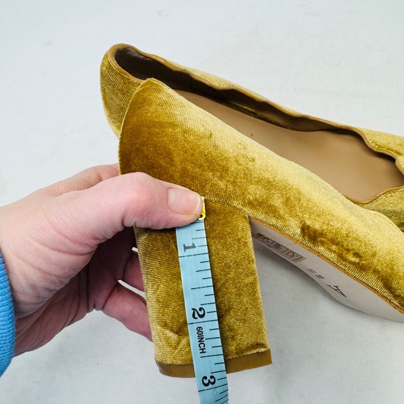Anthropologie Scalloped Velvet Block Heels Mustard Yellow Pointed Toe Pumps 8M - Picture 9 of 10
